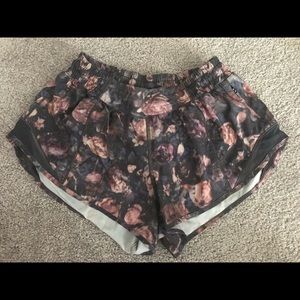 Lululemon rose print shorts- Size 4